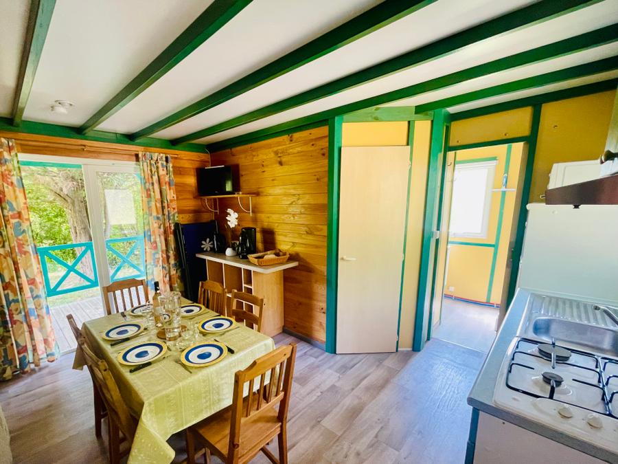 Chalet 6 personnes - Douglas Confort 32m2 climatisé - 2 chambres + Terrasse couverte 15m2 5/6 personnes 5