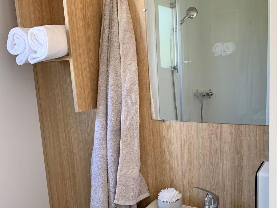 Mobilhome 6 personnes - PREMIUM 40m² - (6pers) 3 CH + 2 SDB + 2 WC+ TV +LV + BBQ + Terrasse 5