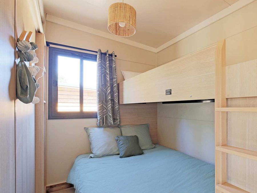 Chalet 5 personnes - Premium 30m² - (5pers) 2 CH+ 1SDB + WC + Terrasse 19m² + TV + LV + Vue Canal 5
