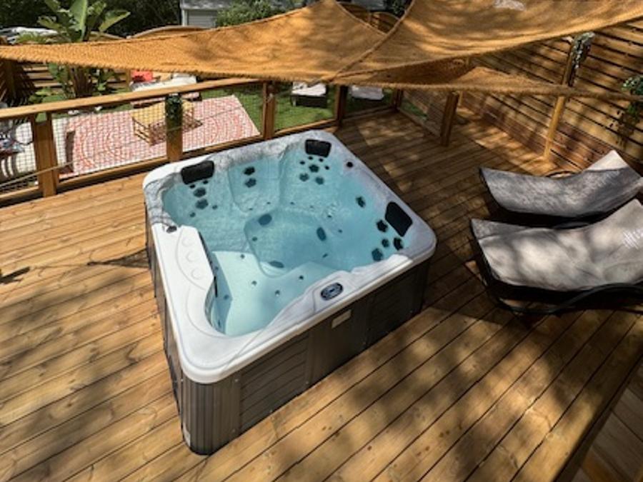 Mobilhome 10 personnes - NEW 2024 Cottage Côté Jardin Jacuzzi (6/8P) PRESTIGE 3CH. 2SDB + TIPI 2 couchages 2