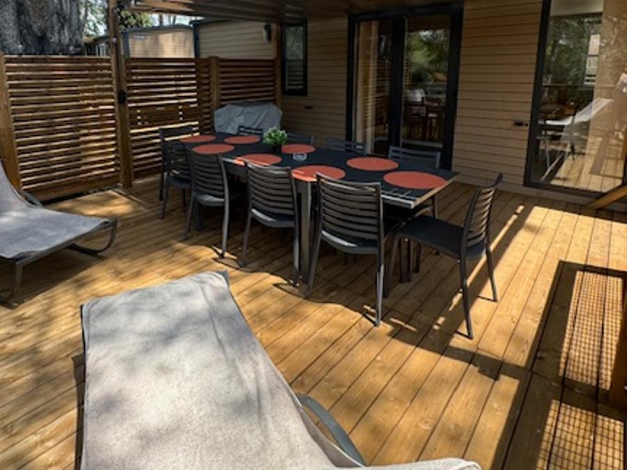 Mobilhome 10 personnes - NEW 2024 Cottage Côté Jardin Jacuzzi (6/8P) PRESTIGE 3CH. 2SDB + TIPI 2 couchages 10