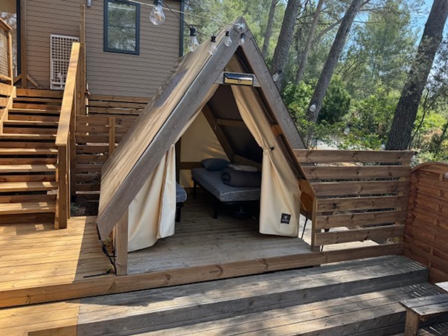 Mobilhome 10 personnes - NEW 2024 Cottage Côté Jardin Jacuzzi (6/8P) PRESTIGE 3CH. 2SDB + TIPI 2 couchages 30