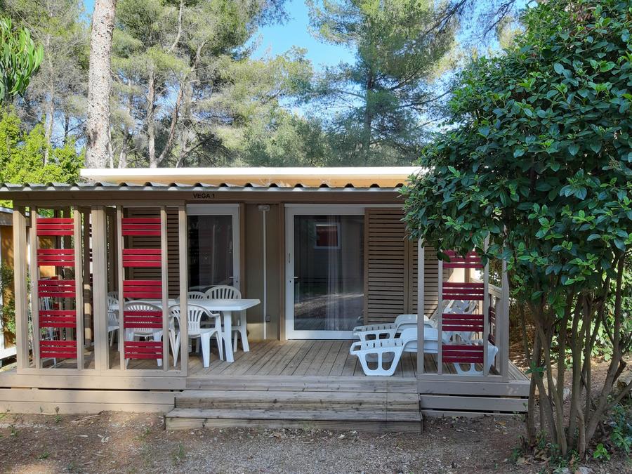 Chalet 7 personnes - Chalet VEGA 32m² (2 chambres), canapé lit dans le salon 14