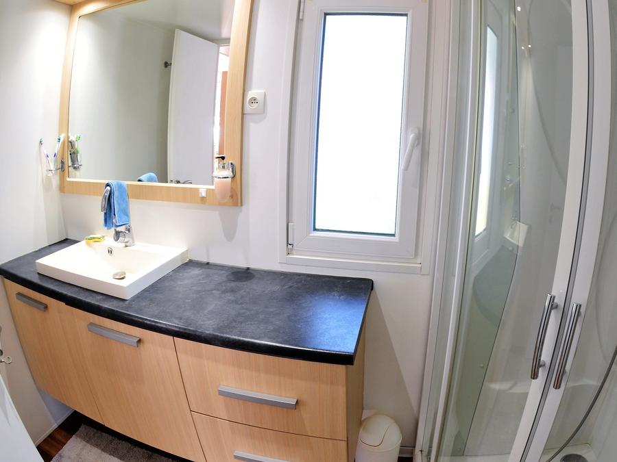 Mobilhome 6 personnes - Baltimore PREMIUM -2 chambres 40m²- *Clim, terrasse, TV* 3