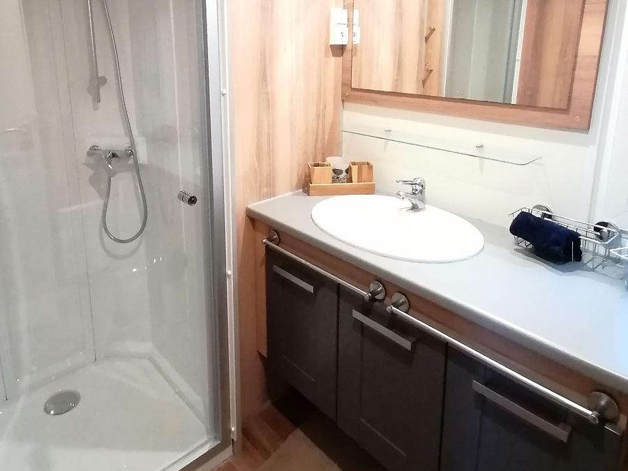 Mobilhome 6 personnes - Manado PREMIUM -2 chambres 40m²- *Clim, terrasse, TV* 8
