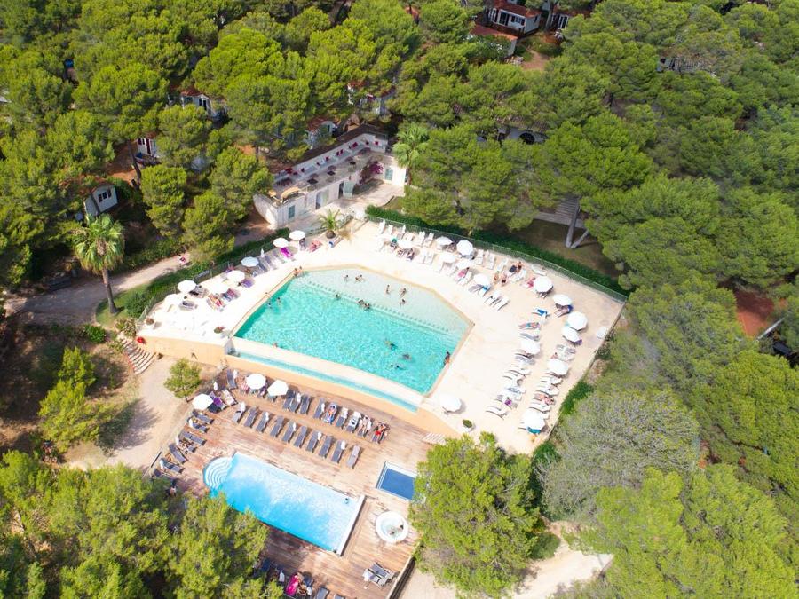 Camping Résidentiel La Pinède, 4*