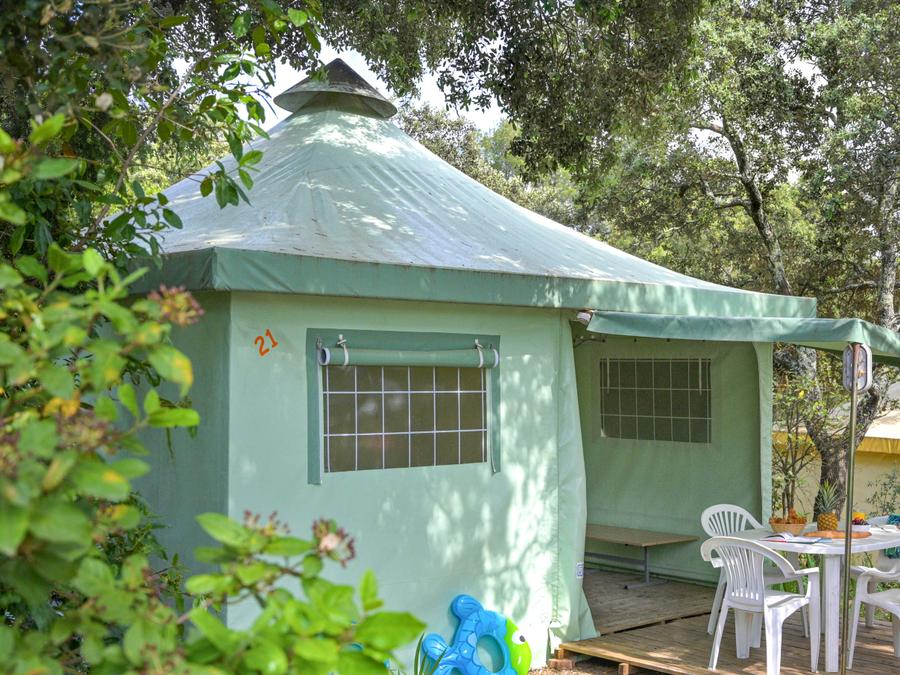 Bungalow toilé 4 personnes - STANDARD sans sanitaires 1