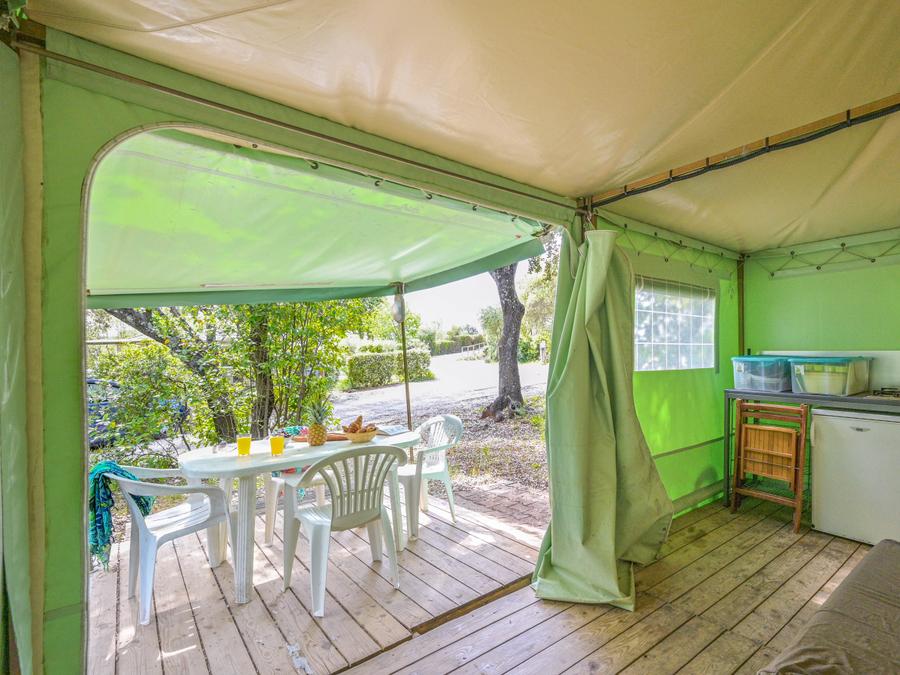 Bungalow toilé 4 personnes - STANDARD sans sanitaires 2