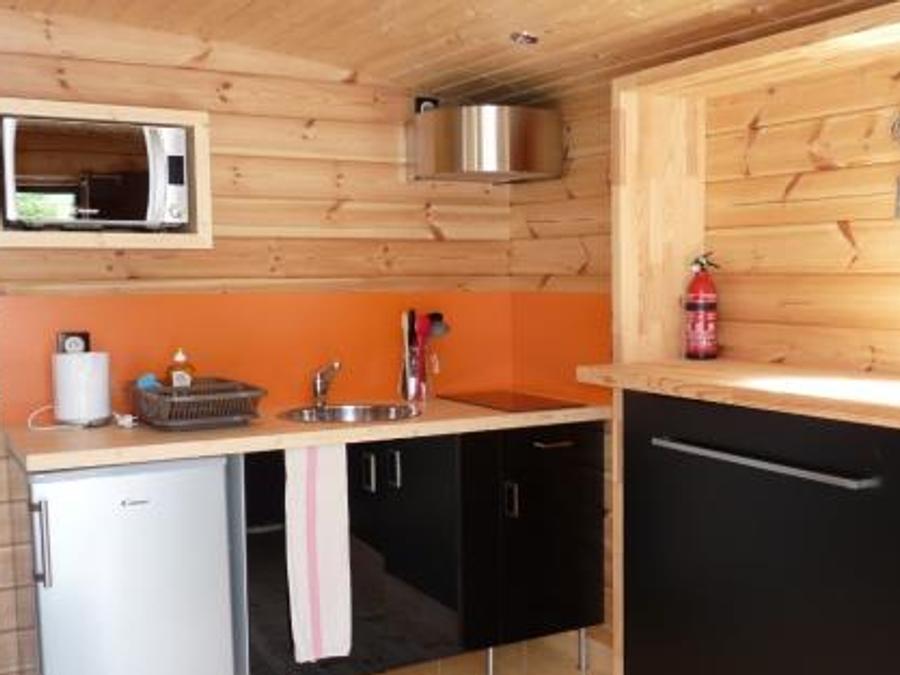 Insolite 5 personnes - Toue cabanée accostée avec sanitaires 4