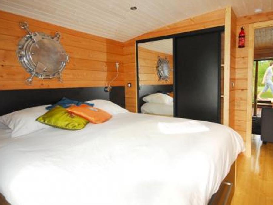 Insolite 5 personnes - Toue cabanée accostée avec sanitaires 5