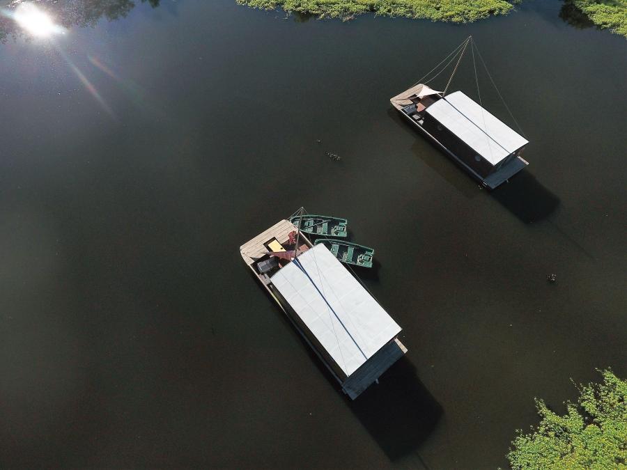 Insolite 5 personnes - Toue cabanée au mouillage avec sanitaires 7