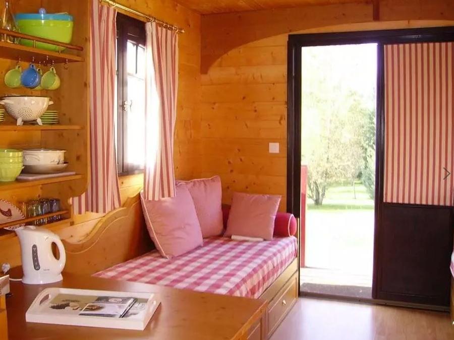 Insolite 5 personnes - Roulotte de campagne 2