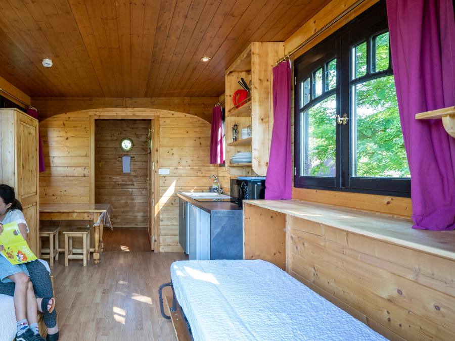 Hébergement 3 personnes - Roulotte Gîte Bohème 12