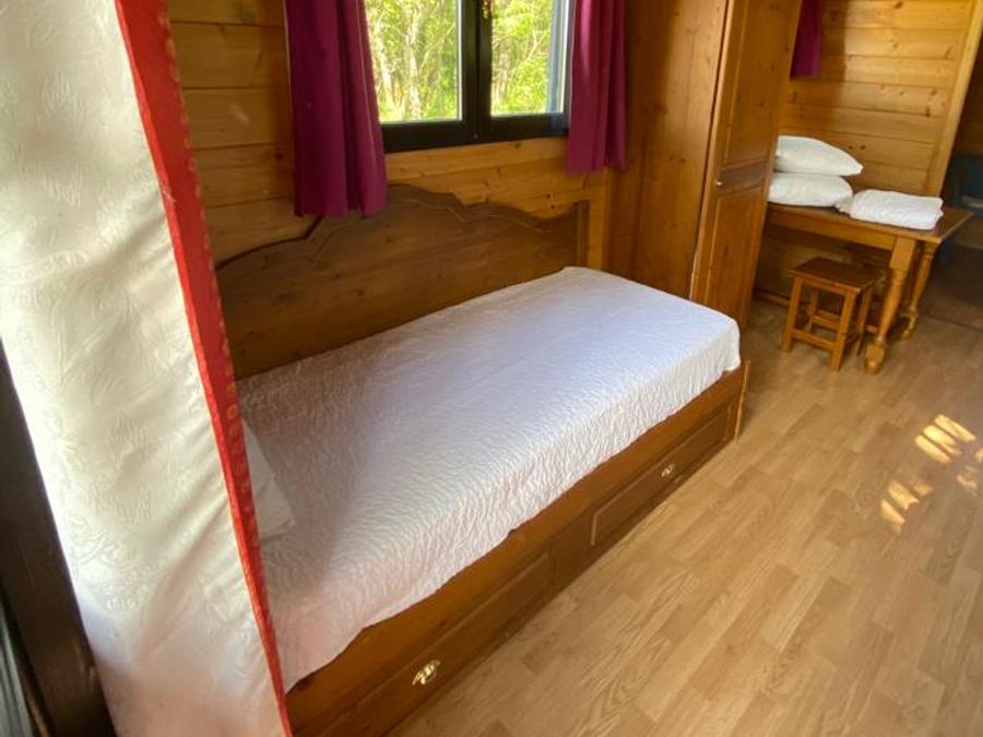 Hébergement 3 personnes - Roulotte Gîte Bohème 8
