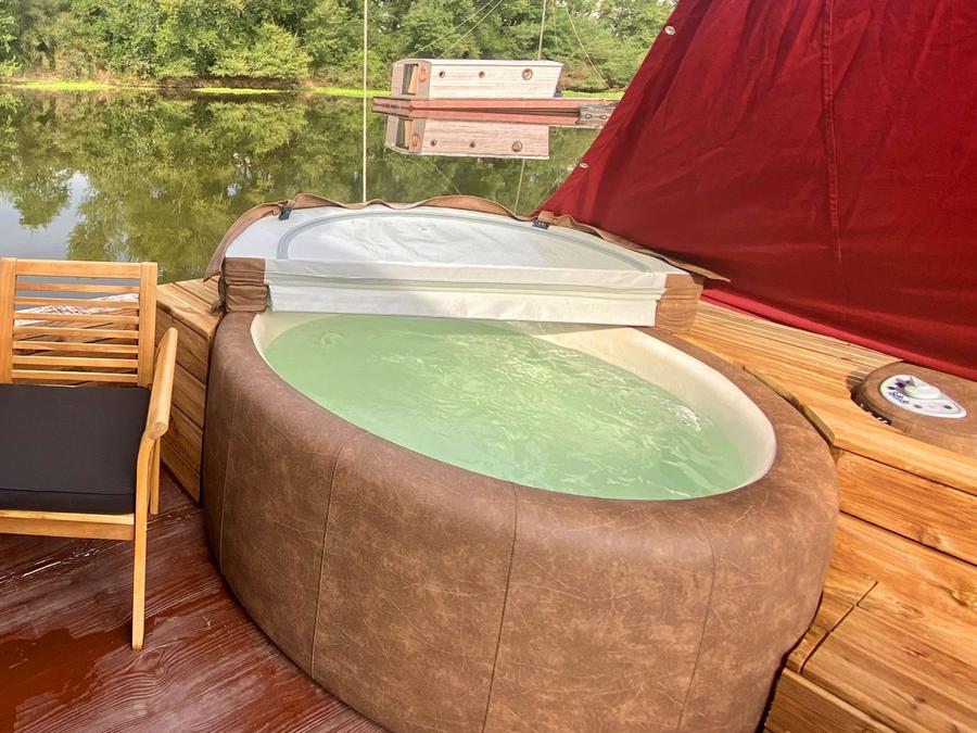 Insolite 2 personnes - Toue cabanée SPA 1