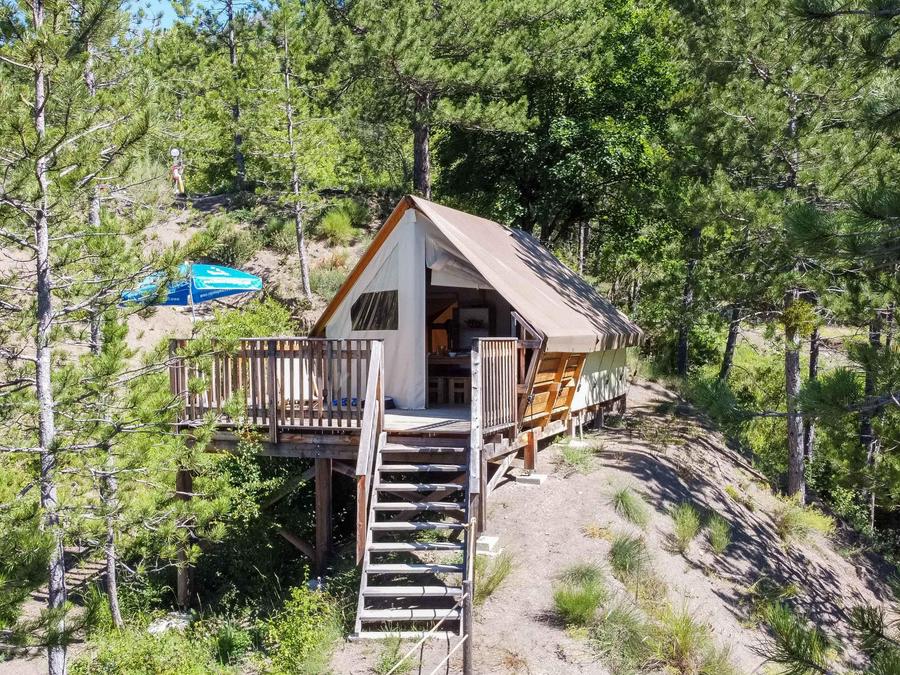 Tente 5 personnes - Tente Junior sur pilotis 21m² (sans sanitaire) 2 chambres + terrasse 0