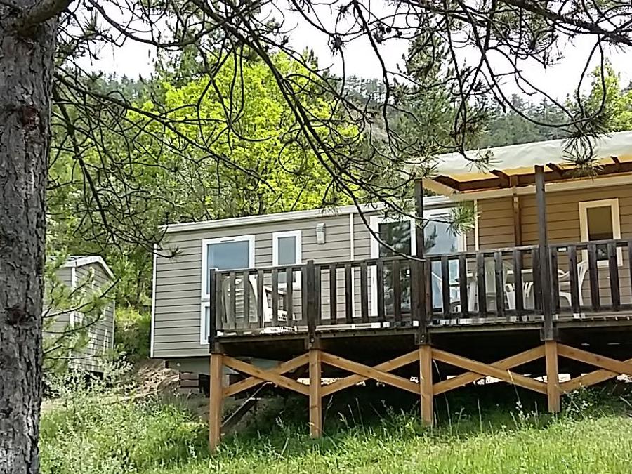 Mobilhome 4 personnes - Mobil-home Confort 26m² 2 chambres + terrasse semi-couverte 1