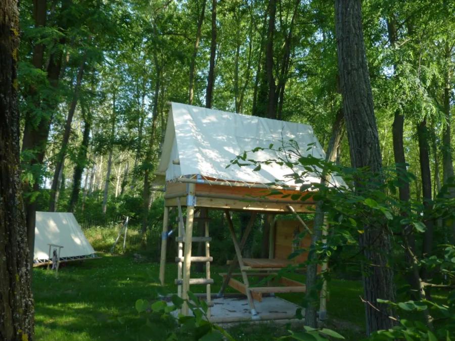 Tente 2 personnes - bivouac perché (sanitaires communs du camping) 2