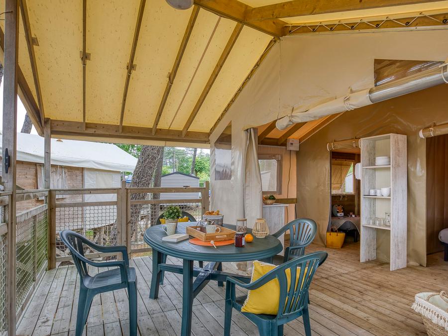 Tente en toile et en bois 4 personnes - INSOLITE CONFORT LODGE (sans sanitaires) 4