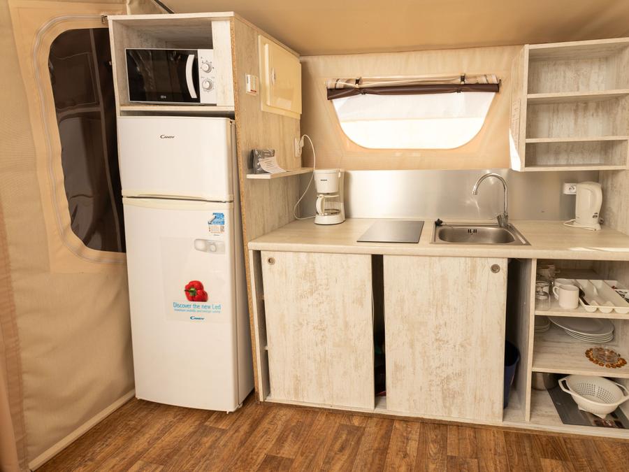 Tente en toile et en bois 4 personnes - Tente Nature Lodge - 2 chambres - Cuisine équipée - Salle de bain 11