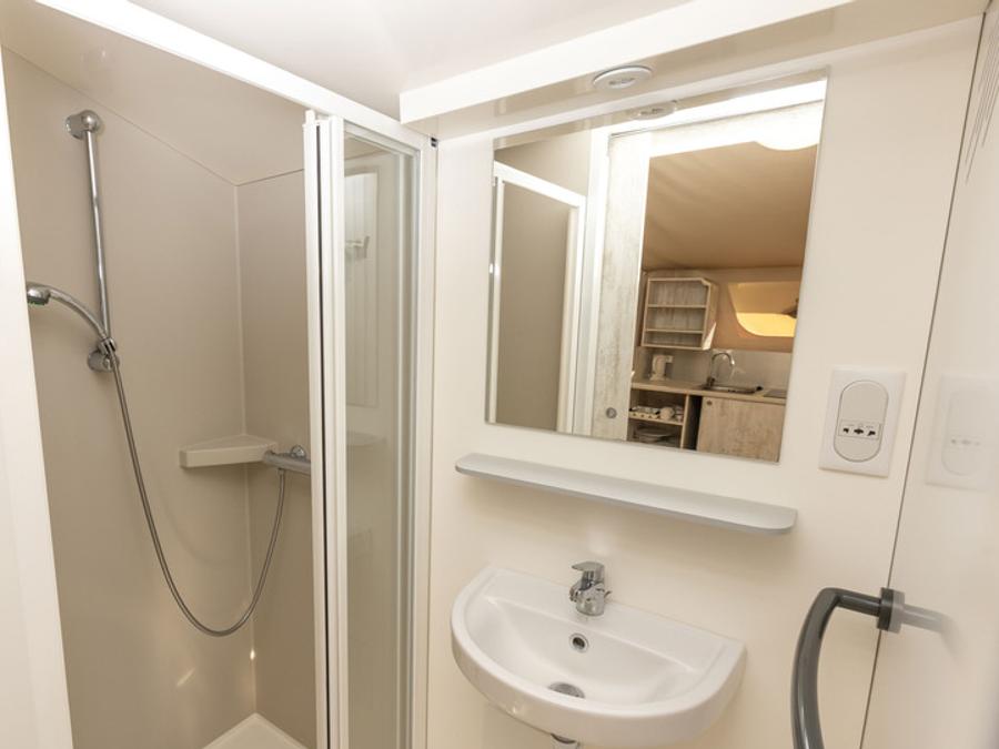 Tente en toile et en bois 4 personnes - Tente Nature Lodge - 2 chambres - Cuisine équipée - Salle de bain 14