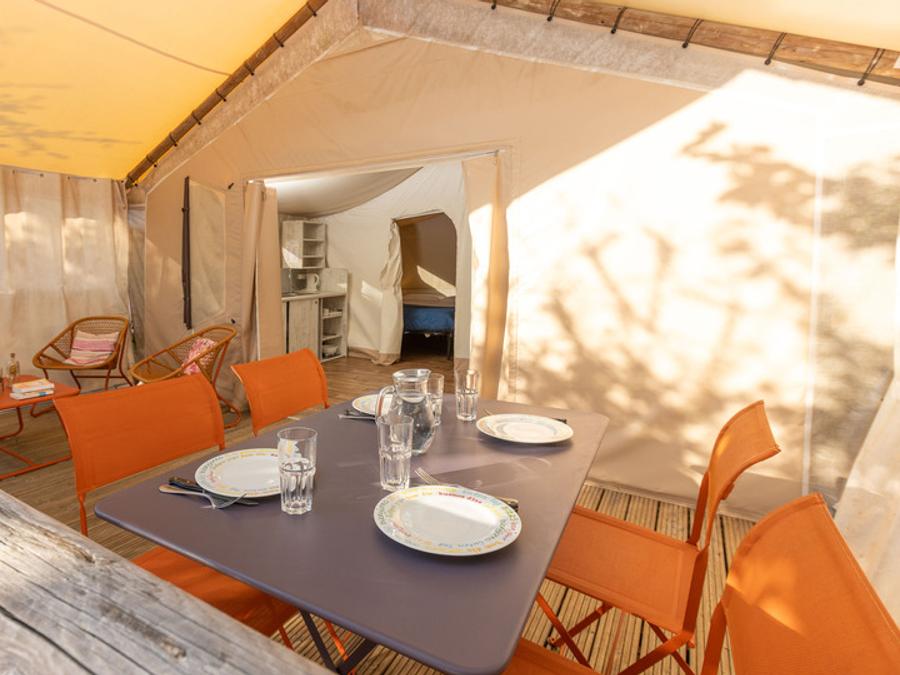 Tente en toile et en bois 4 personnes - Tente Nature Lodge - 2 chambres - Cuisine équipée - Salle de bain 9