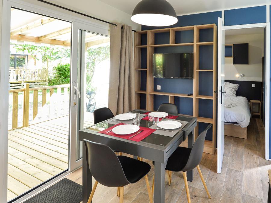 Mobilhome 4 personnes - Mobil-home Camelot Premium 32m² (2 chambres) + grande terrasse couverte/ Zone piétonne 4 pers 2