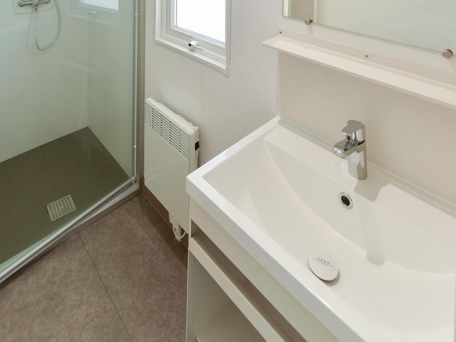 Mobilhome 4 personnes - Mobil-home Caélia Standard 27m² (2 chambres) + terrasse couverte / Zone piétonne 4 pers 6