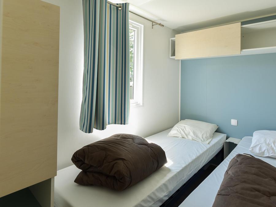 Mobilhome 4 personnes - Mobil-home Caélia Standard 27m² (2 chambres) + terrasse couverte / Zone piétonne 4 pers 5