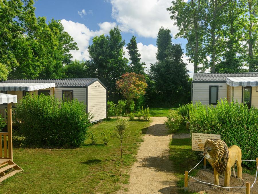 Mobilhome 4 personnes - Mobil-home Yvain Confort 27m² (2 chambres) + terrasse couverte + TV / Zone piétonne 4 pers 6