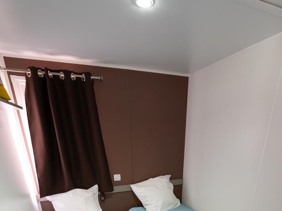 Mobilhome 4 personnes - Mobil-home Standard Cocoon 28m² - 2 chambres + Terrasse avec parasol - 4 pers 10