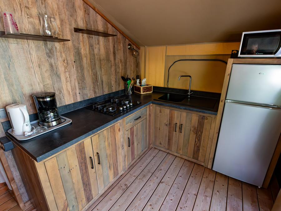 Tente en toile et en bois 5 personnes - Lodge Insolite Pinède 46m² - 2 chambres + Terrasse couverte + Plancha - 5/7 pers 14