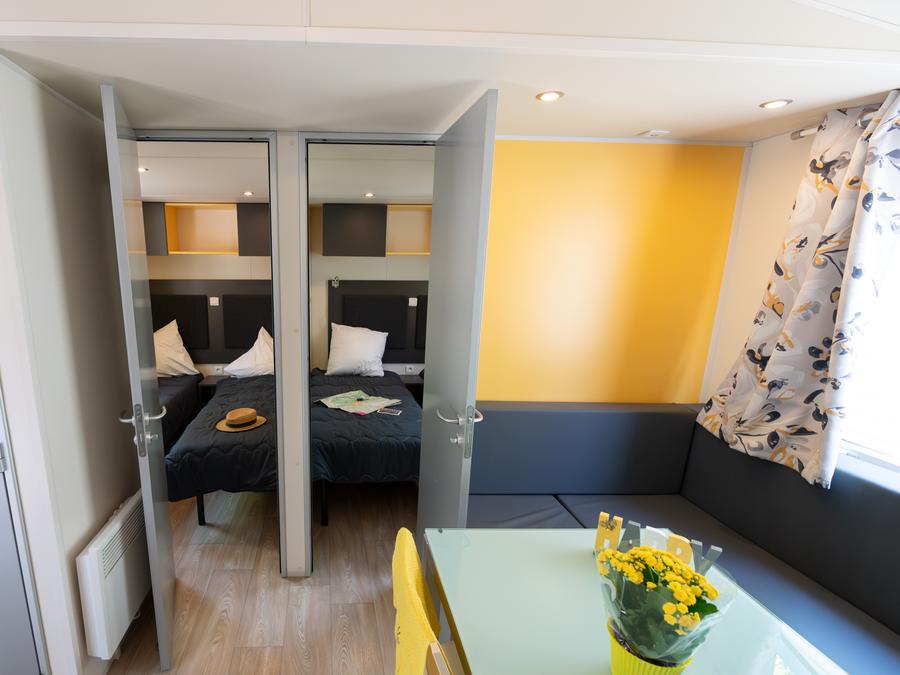 Mobilhome 6 personnes - Mobil-Home Confort Relax Clim 33m² (3ch-6pers) + Terrasse couverte + Clim - Tarif 1 à 6 pers. 6 pers 4