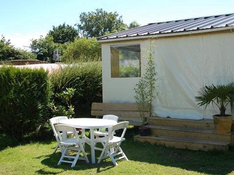 Bungalow toilé 4 personnes - BEURDY 20 - sans sanitaires 21 m² 1