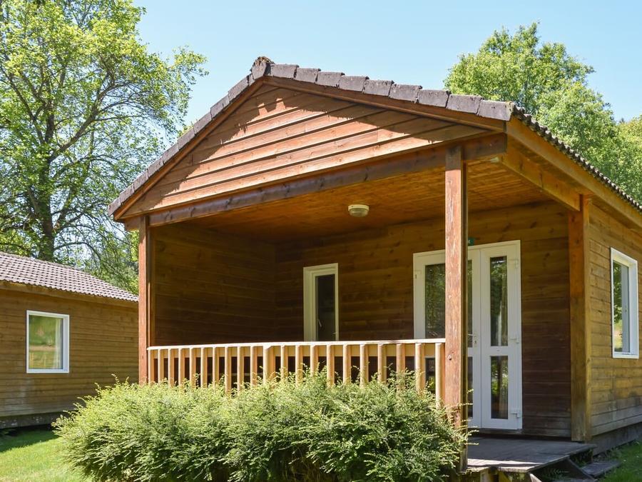 Chalet 4 personnes - Chalet Arbre : 2 chambres, 4 pers 0