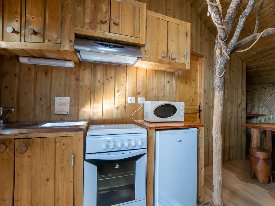 Hébergement 6 personnes - Maison dans les branches 10