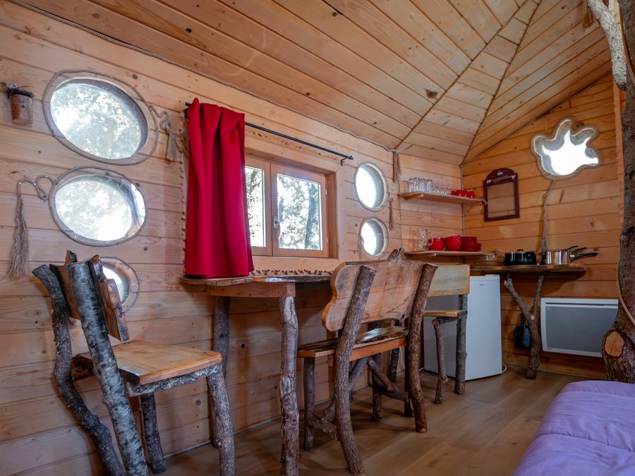 Hébergement 6 personnes - Maison dans les branches 7
