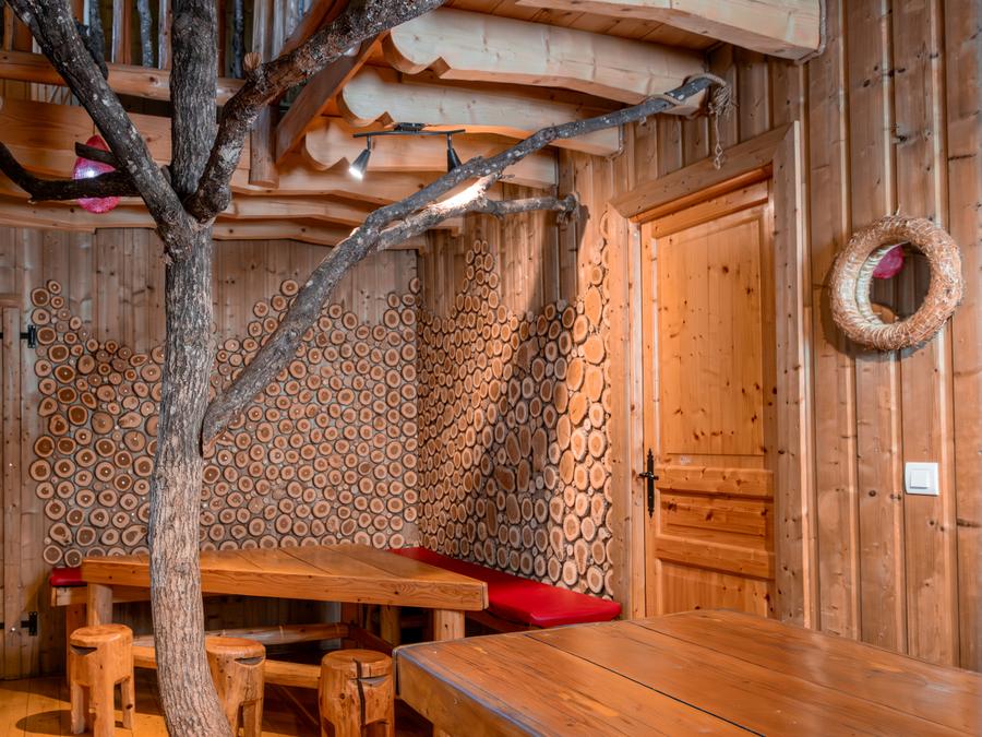 Hébergement 10 personnes - Château dans les branches 7