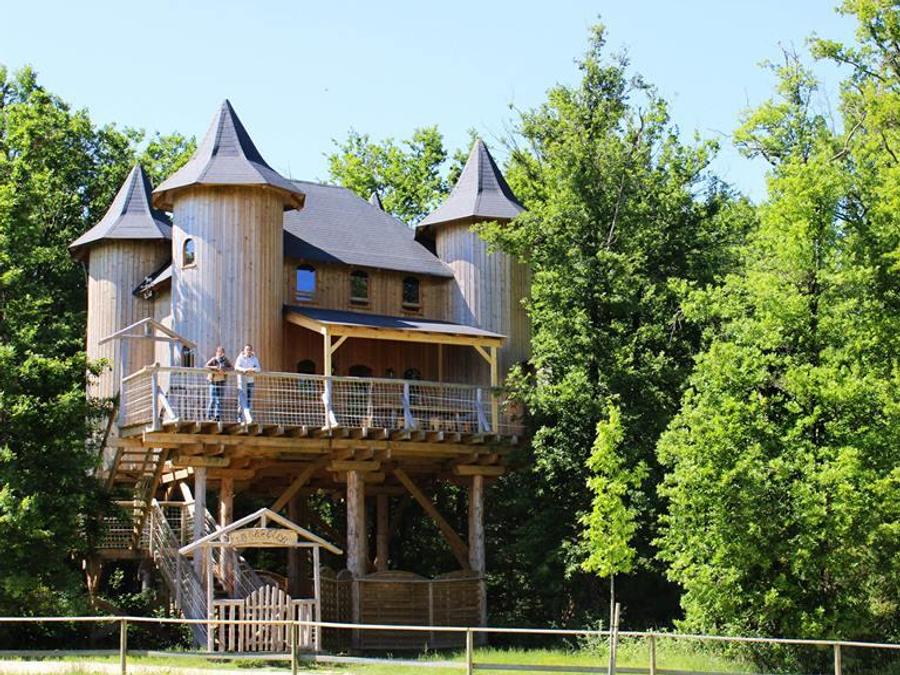 Hébergement 10 personnes - Château dans les branches 0