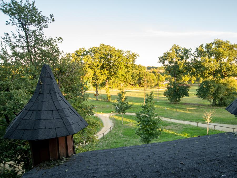 Hébergement 10 personnes - Château dans les branches 13