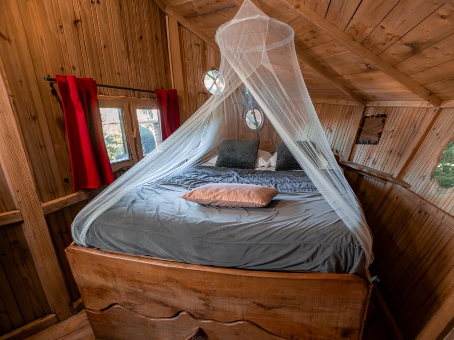Hébergement 2 personnes - Cabane dans les arbres (avec toilettes sèches, sans douche) 1