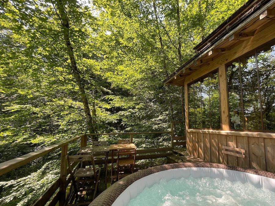 Insolite 6 personnes - Cabane et jacuzzi privatif 1/6 pers 11