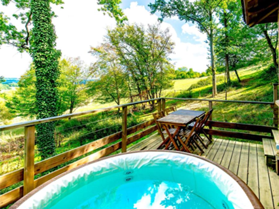 Insolite 6 personnes - Cabane et jacuzzi privatif 1/6 pers 1