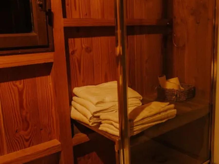 Insolite 6 personnes - Cabane et jacuzzi privatif 1/6 pers 7