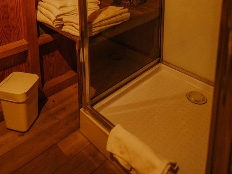 Insolite 6 personnes - Cabane et jacuzzi privatif 1/6 pers 9