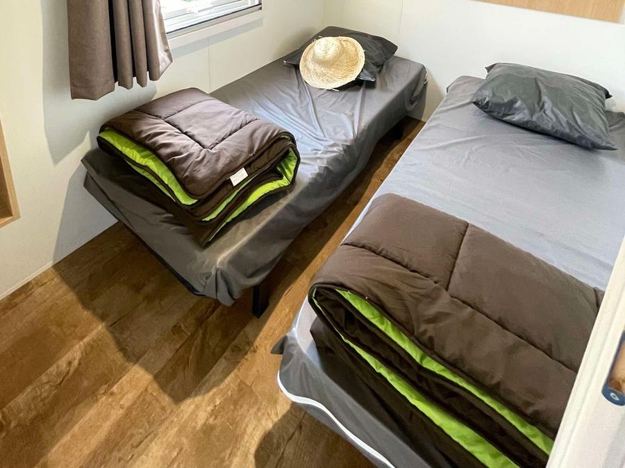 Mobilhome 6 personnes - PREMIUM - 3 chambres - TV - avec terrasse couverte - lave vaisselle 7