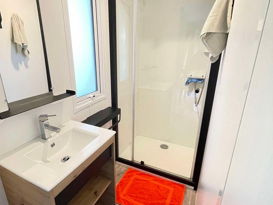 Mobilhome 6 personnes - PREMIUM - 3 chambres - TV - avec terrasse couverte - lave vaisselle 9
