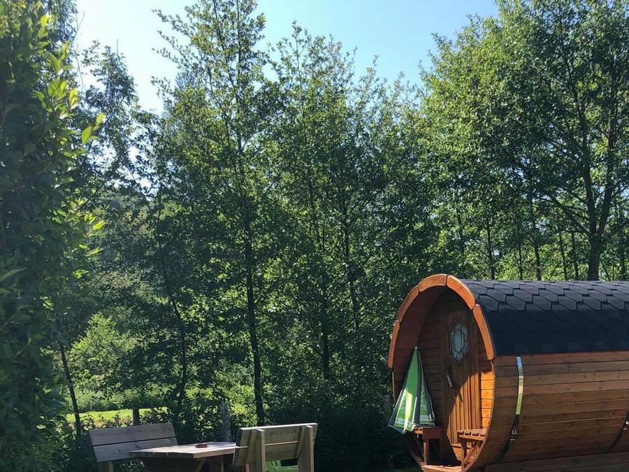 Tiny house 2 personnes - Tonneau ou Roulotte - INSOLITE NATURE - 1 Chambre - sans sanitaires, sans TV 0