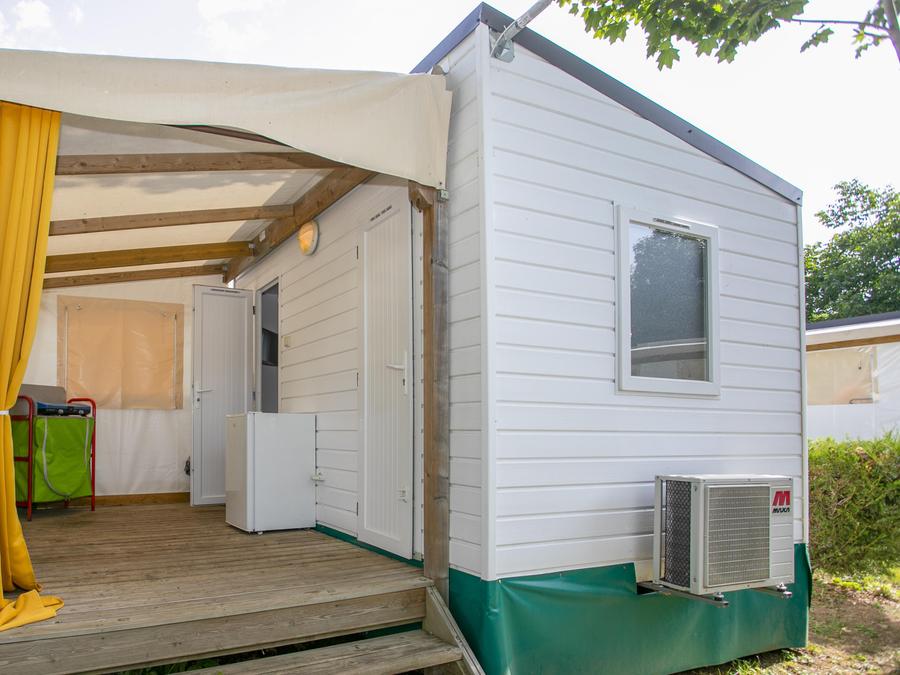 Mobilhome 2 personnes - Valentin - cuisine sur terrasse 2