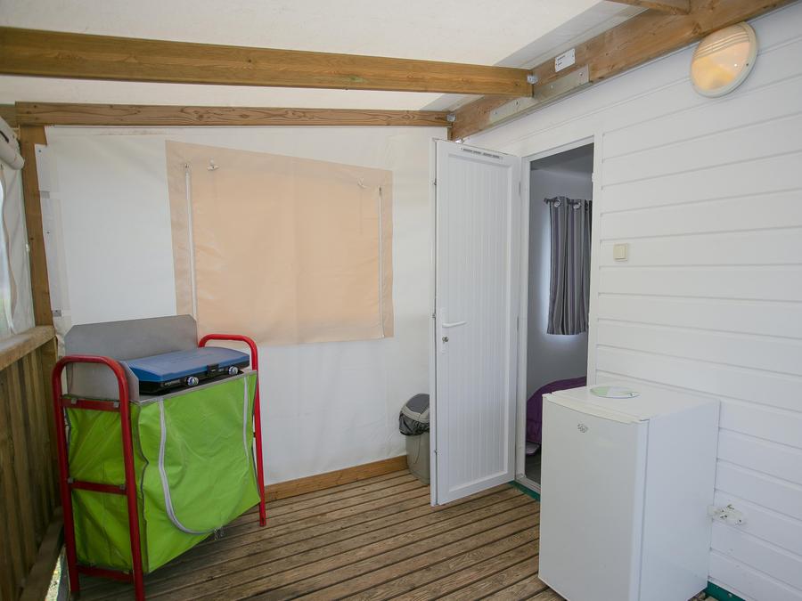Mobilhome 2 personnes - Valentin - cuisine sur terrasse 4